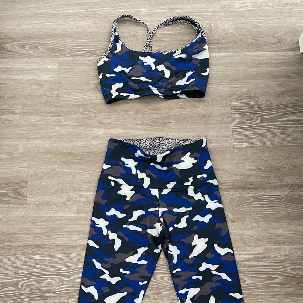 Onzie camouflage legging and sports bra set
